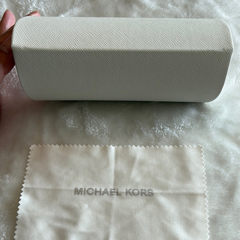 Michael Kors Glasses Case - Picture 2 of 3